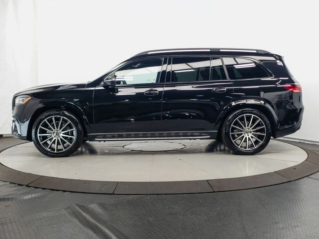 Used 2026 Black Mercedes-Benz GLS 580 image 4