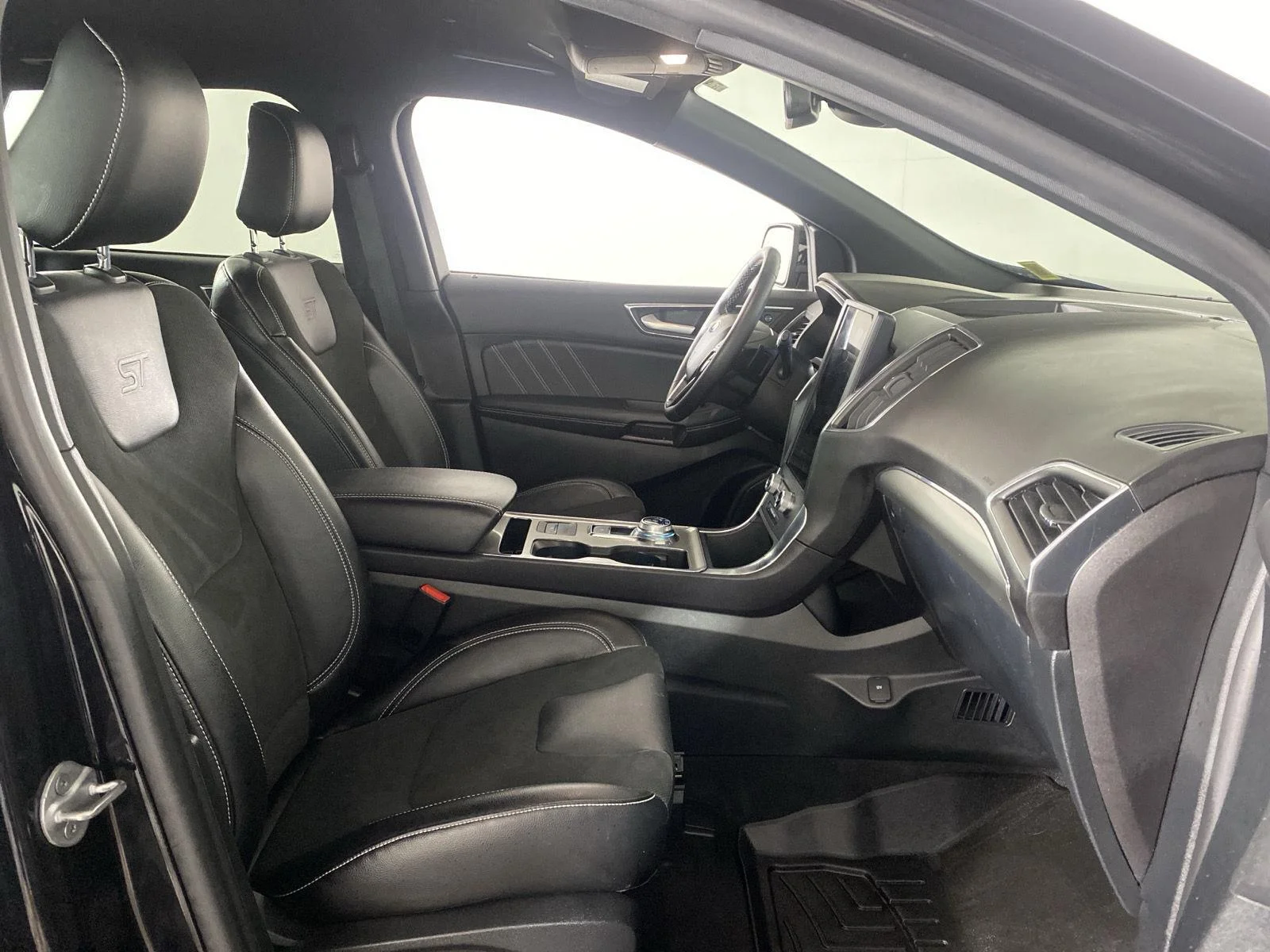 Used 2023 Agate Black Ford ST image 36