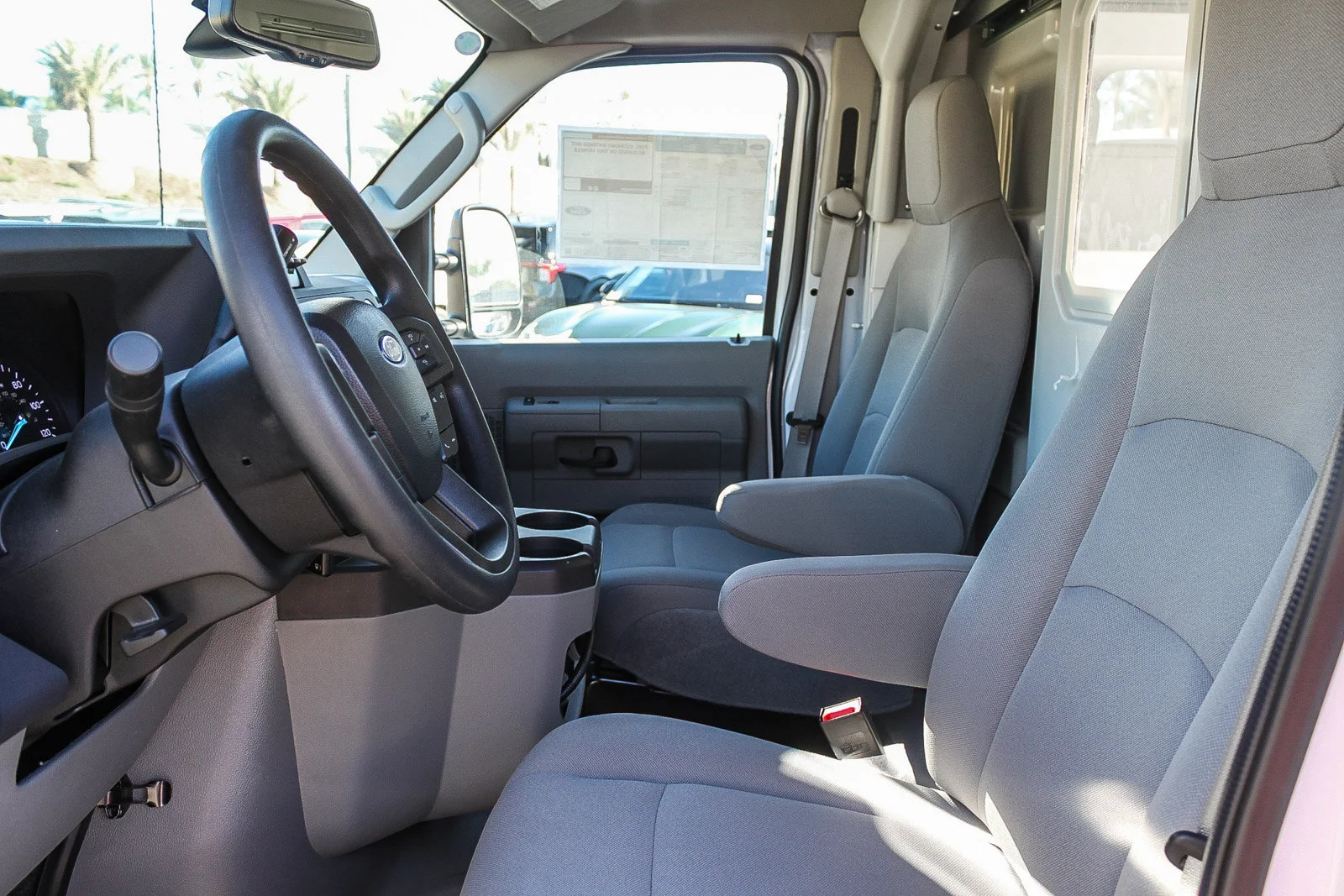 New 2026 Oxford White Ford E-350 SRW image 22