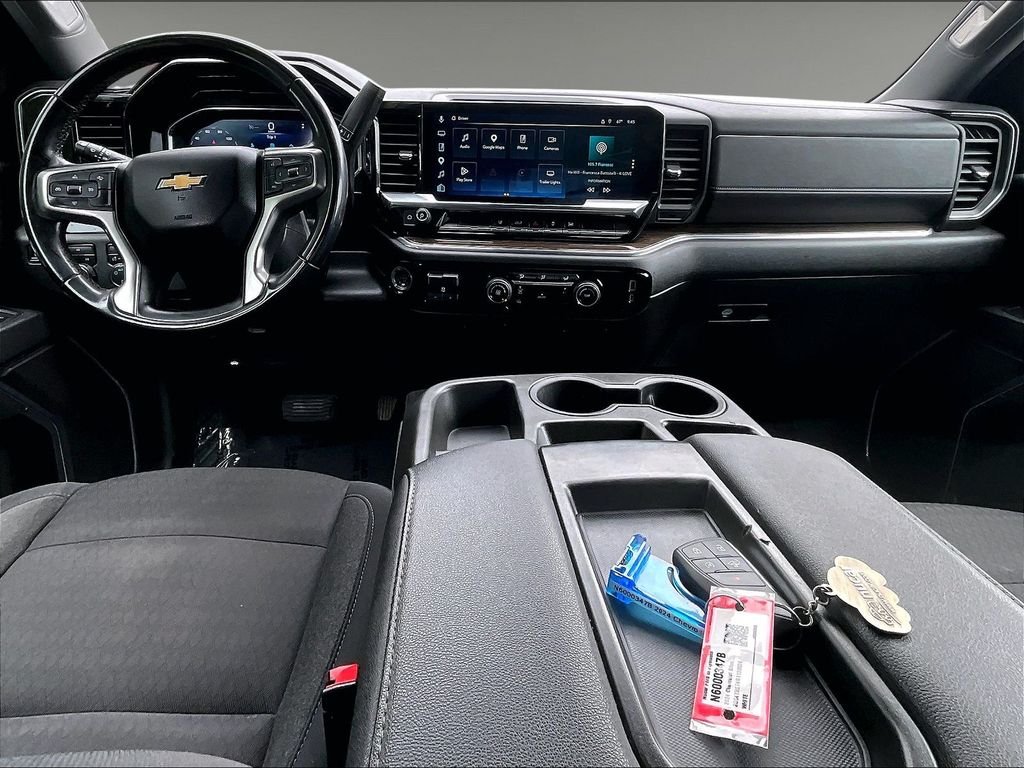 Used 2024 Summit White Chevrolet LT image 21