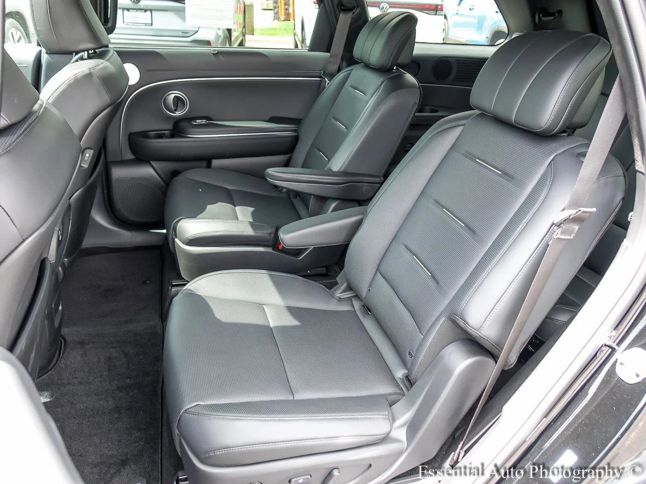 Used 2026 Abyss Black Pearl Hyundai Calligraphy image 9
