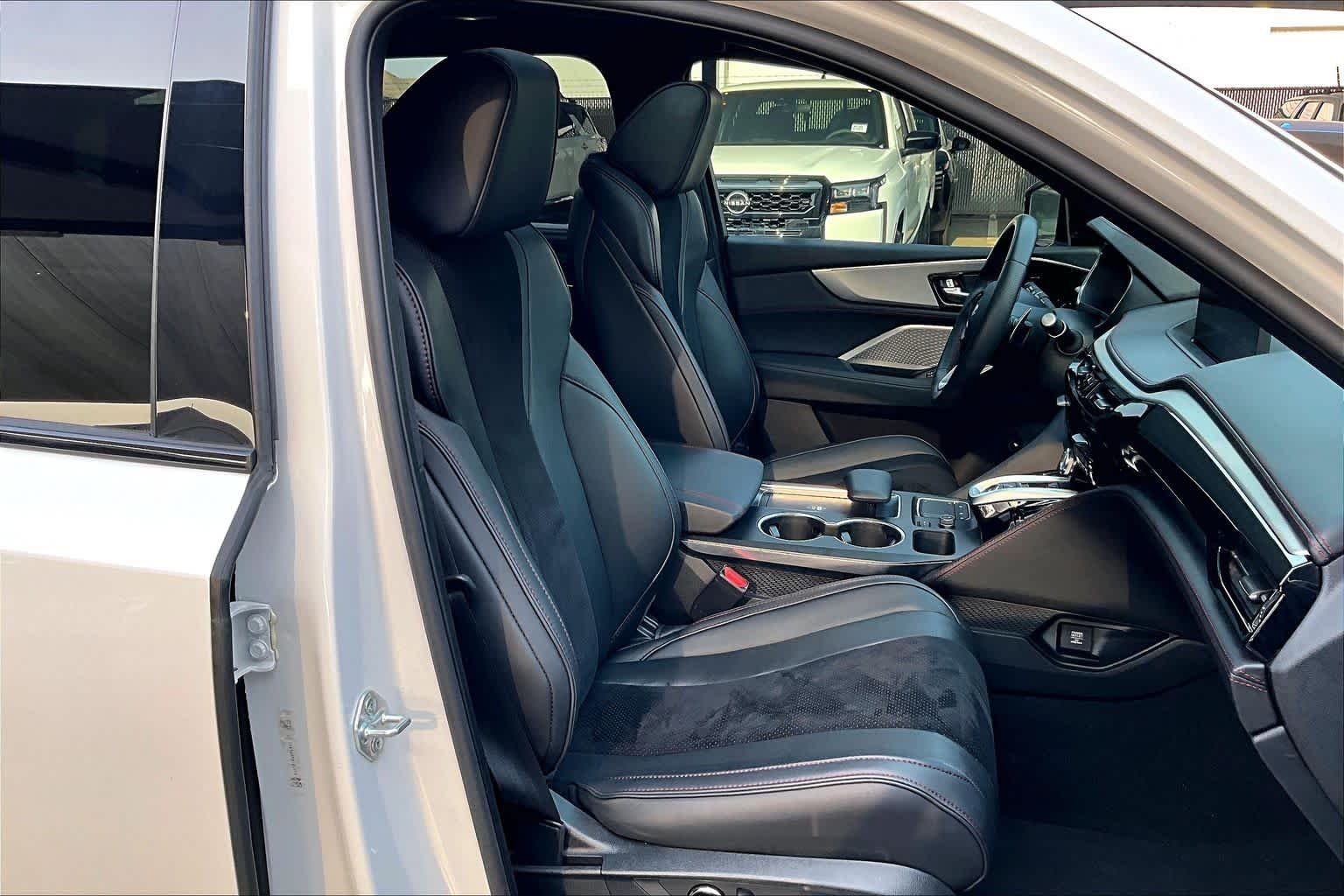Used 2023 Platinum White Pearl Acura w/A-Spec Package image 9