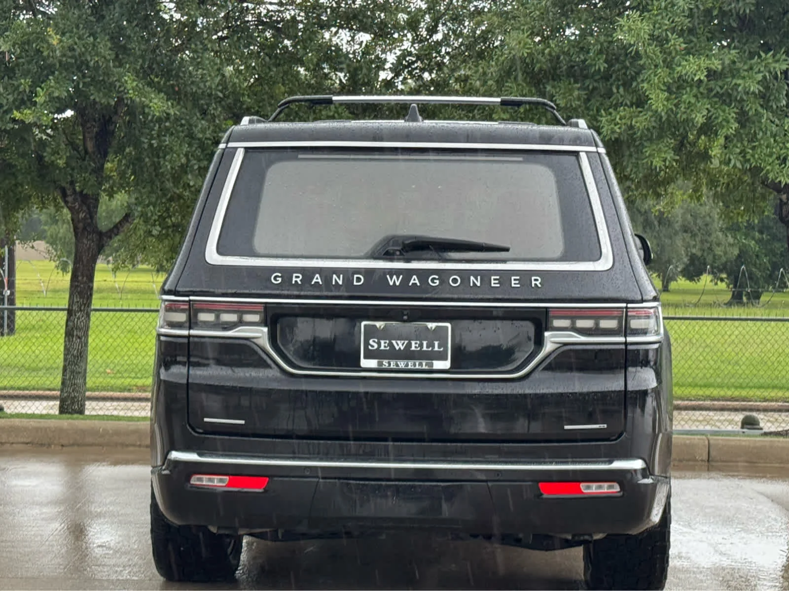 Used 2022 Diamond Black Crystal Pearlcoat Jeep Series II image 4