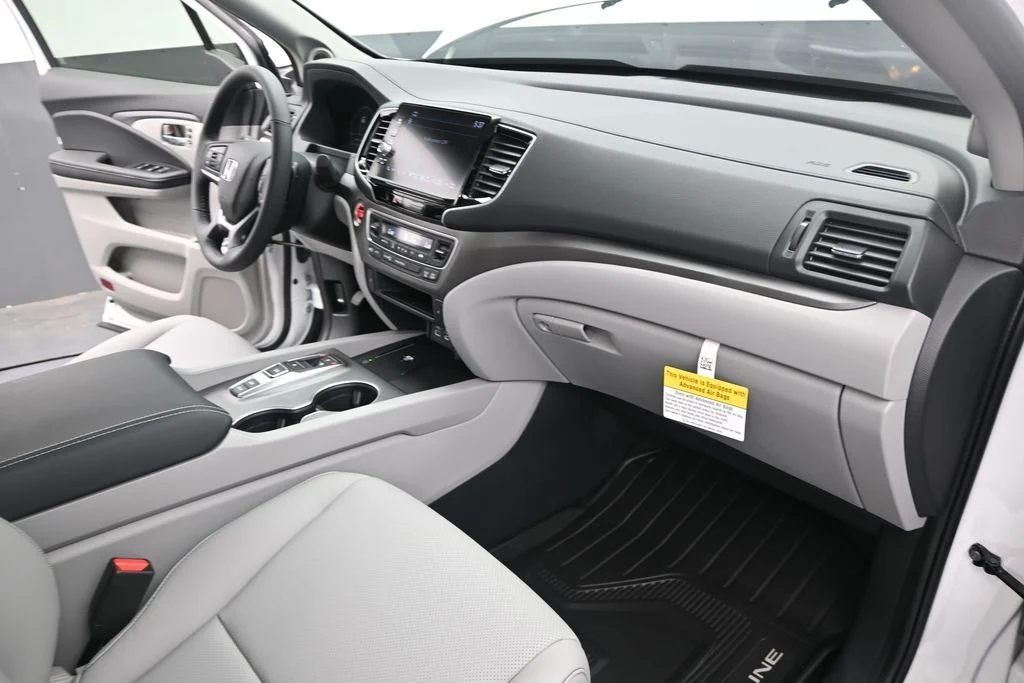 New 2026 Platinum White Pearl Honda RTL image 25