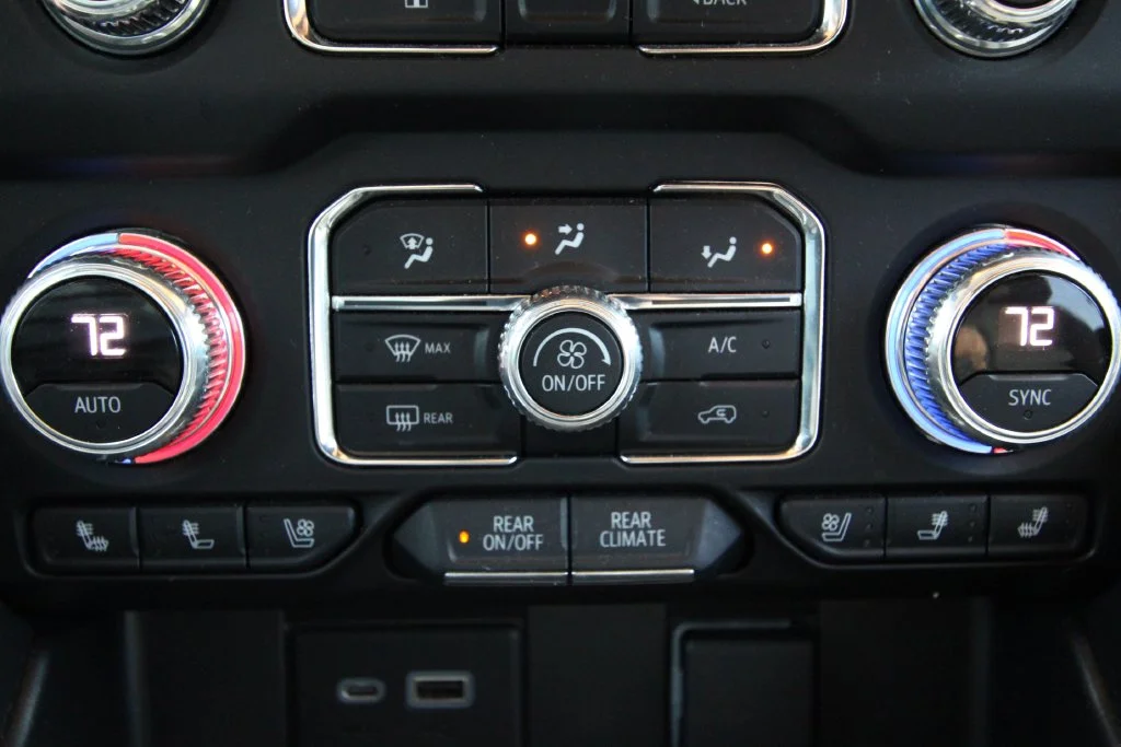 Used 2022 Gray GMC SLT image 29