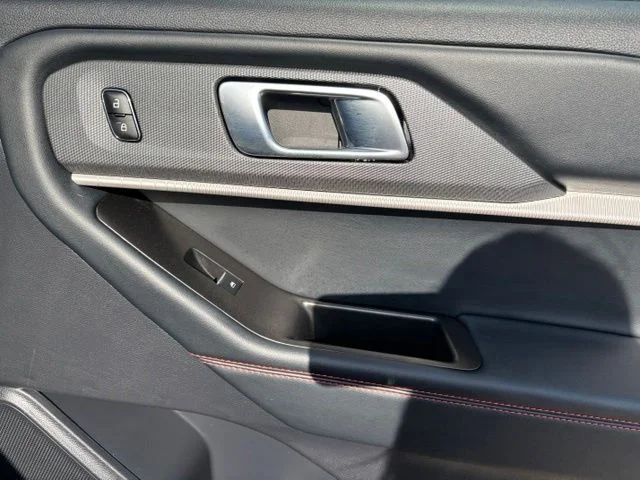 Used 2025 Gray Ford ST-Line image 23