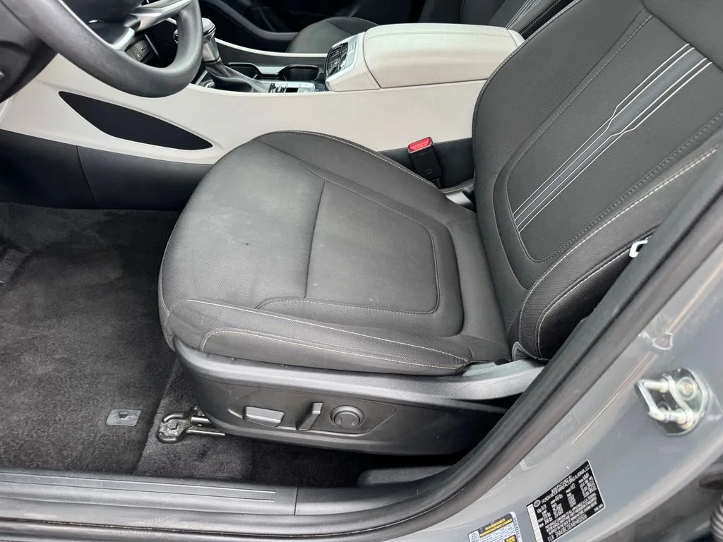 Used 2024 Gray Hyundai SEL image 6