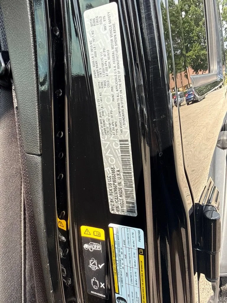 Used 2023 Black Jeep  image 31