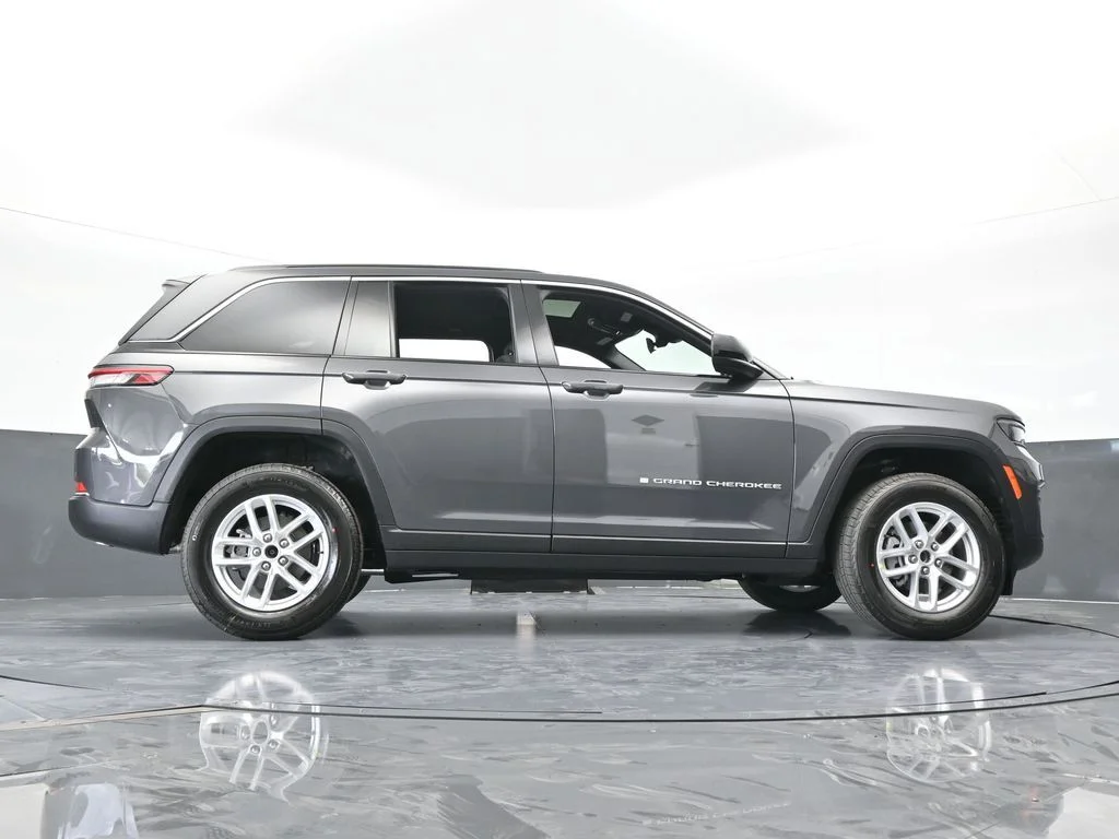 New 2026 Baltic Gray Metallic Clearcoat Jeep Laredo X image 59