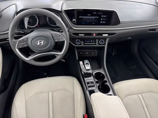 Used 2023 White Hyundai SEL image 25