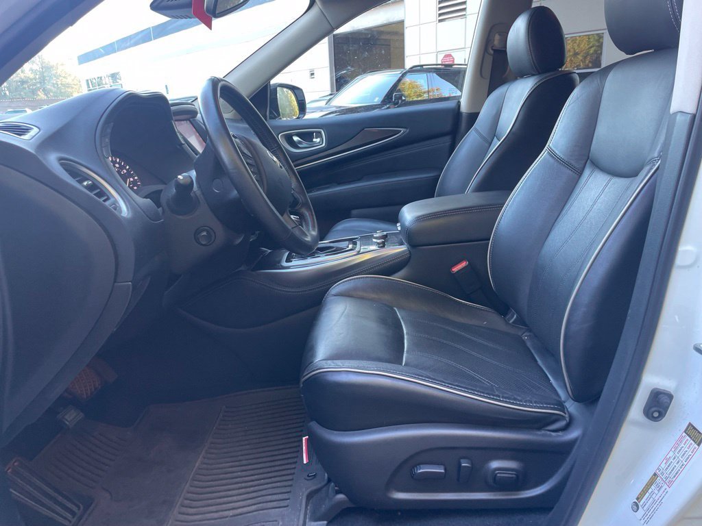 Used 2020 Majestic White INFINITI LUXE image 18