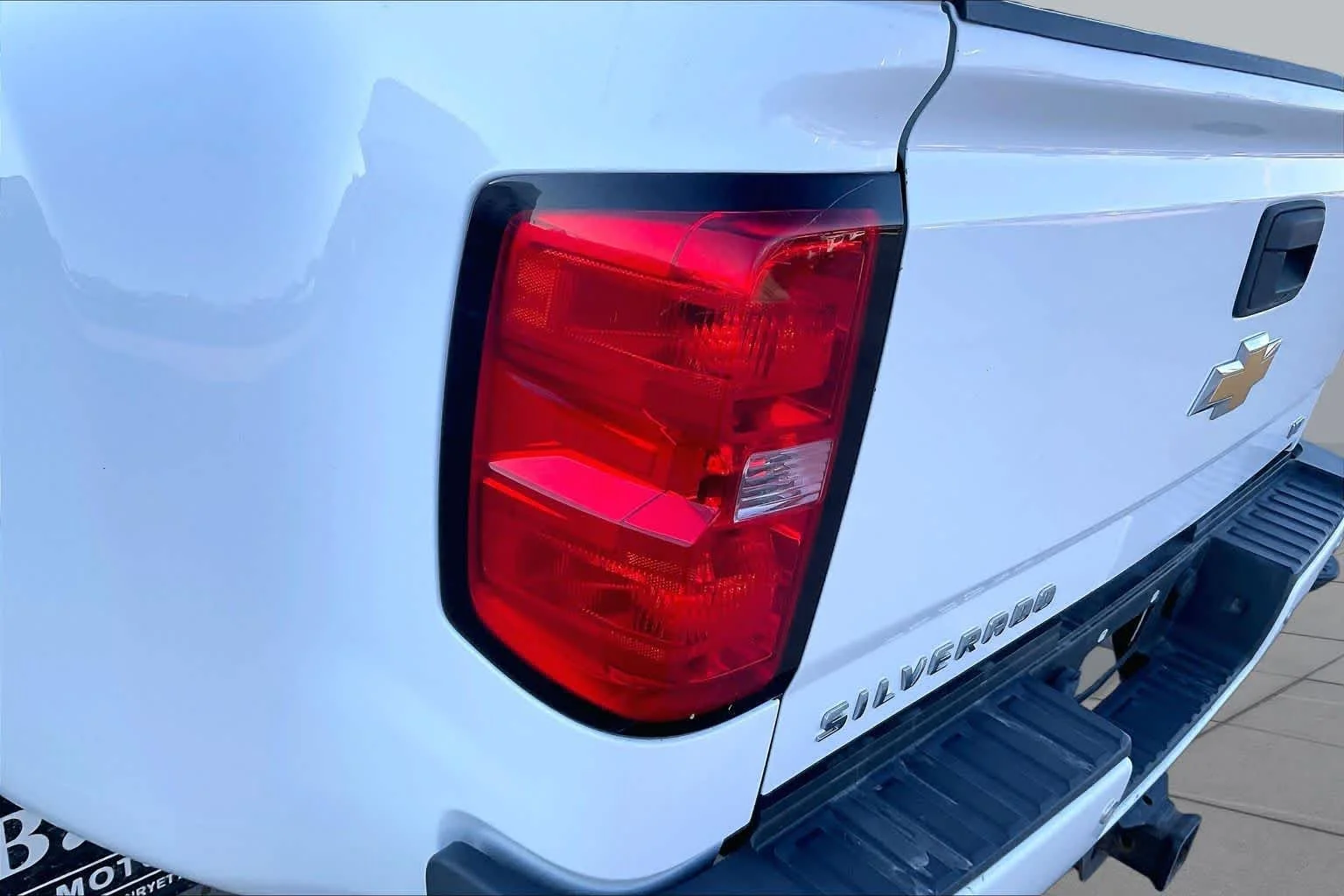 Used 2018 Summit White Chevrolet LTZ image 27