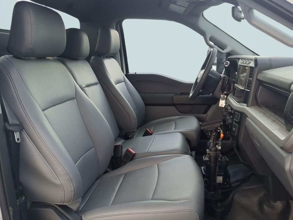 New 2024 Oxford White Ford F-550® XL image 58