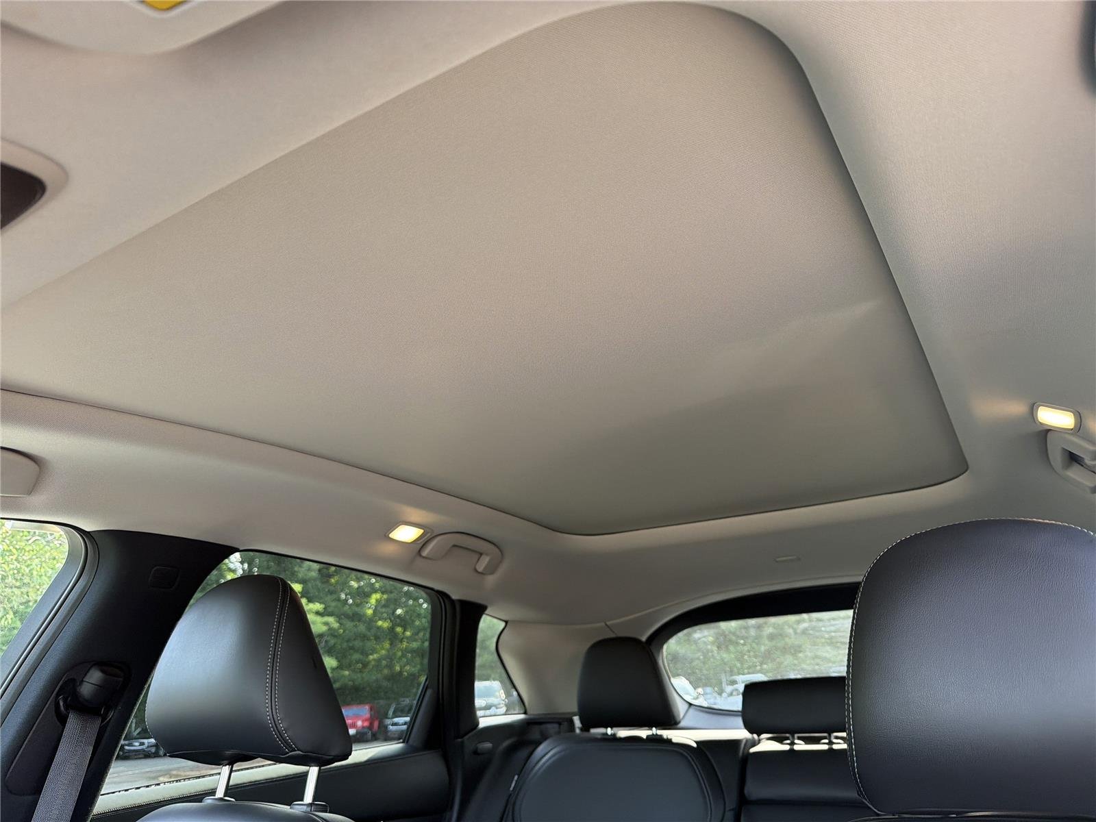 Certified Used 2024 Radiant White INFINITI LUXE image 4