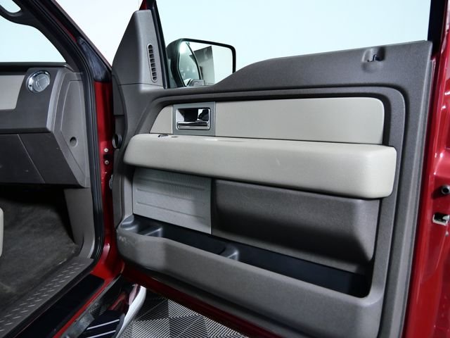 Used 2009  Ford XL image 12