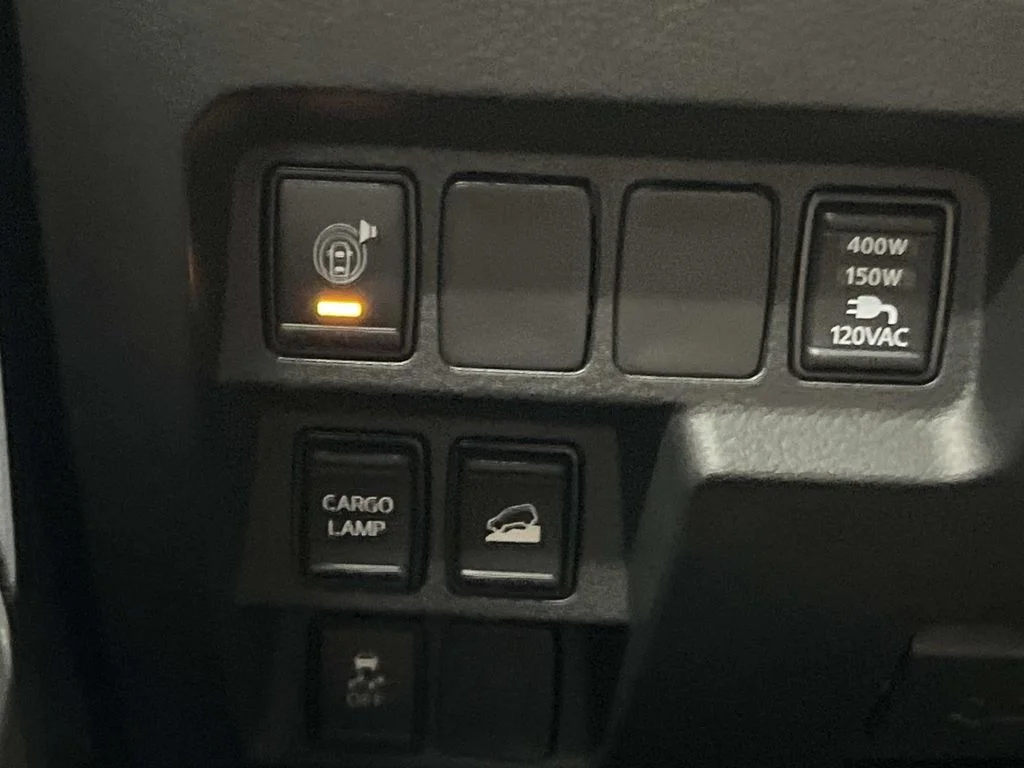 Used 2024 Super Black Nissan SV Crew Cab Hardbody Package image 26