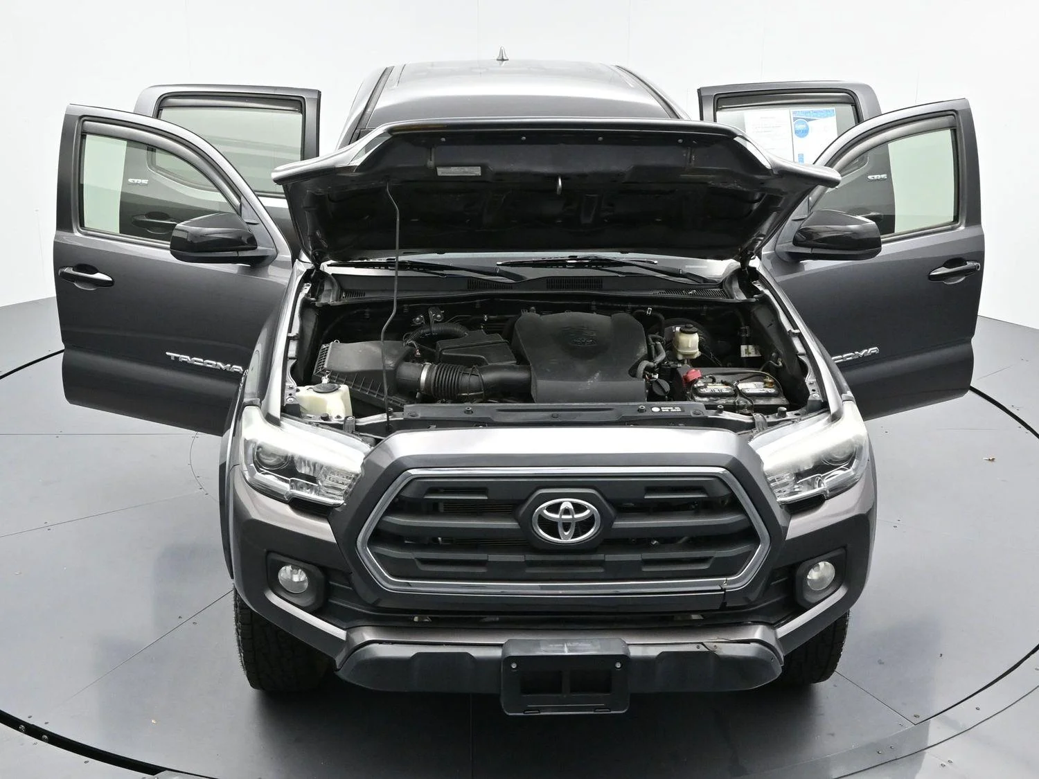 Used 2017 Magnetite Gray Metallic Toyota SR5 image 39