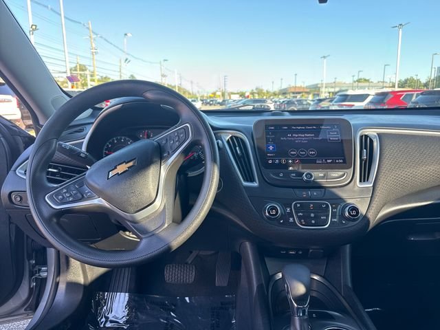 Used 2023 Gray Chevrolet LT image 15