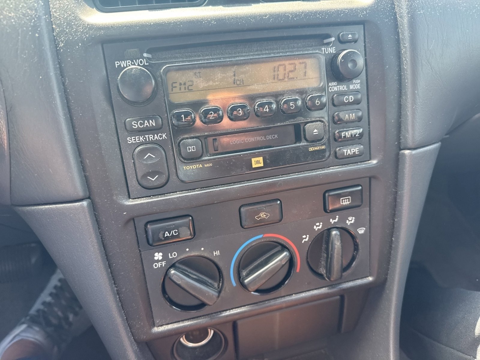 Used 2003 Toyota Camry Solara SE with VIN 2T1CE22P23C018563 for sale in Cincinnati, OH