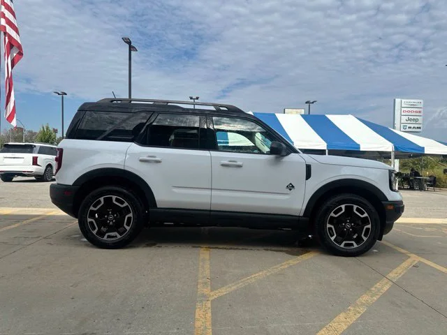 Used 2022 White Ford Outer Banks image 4