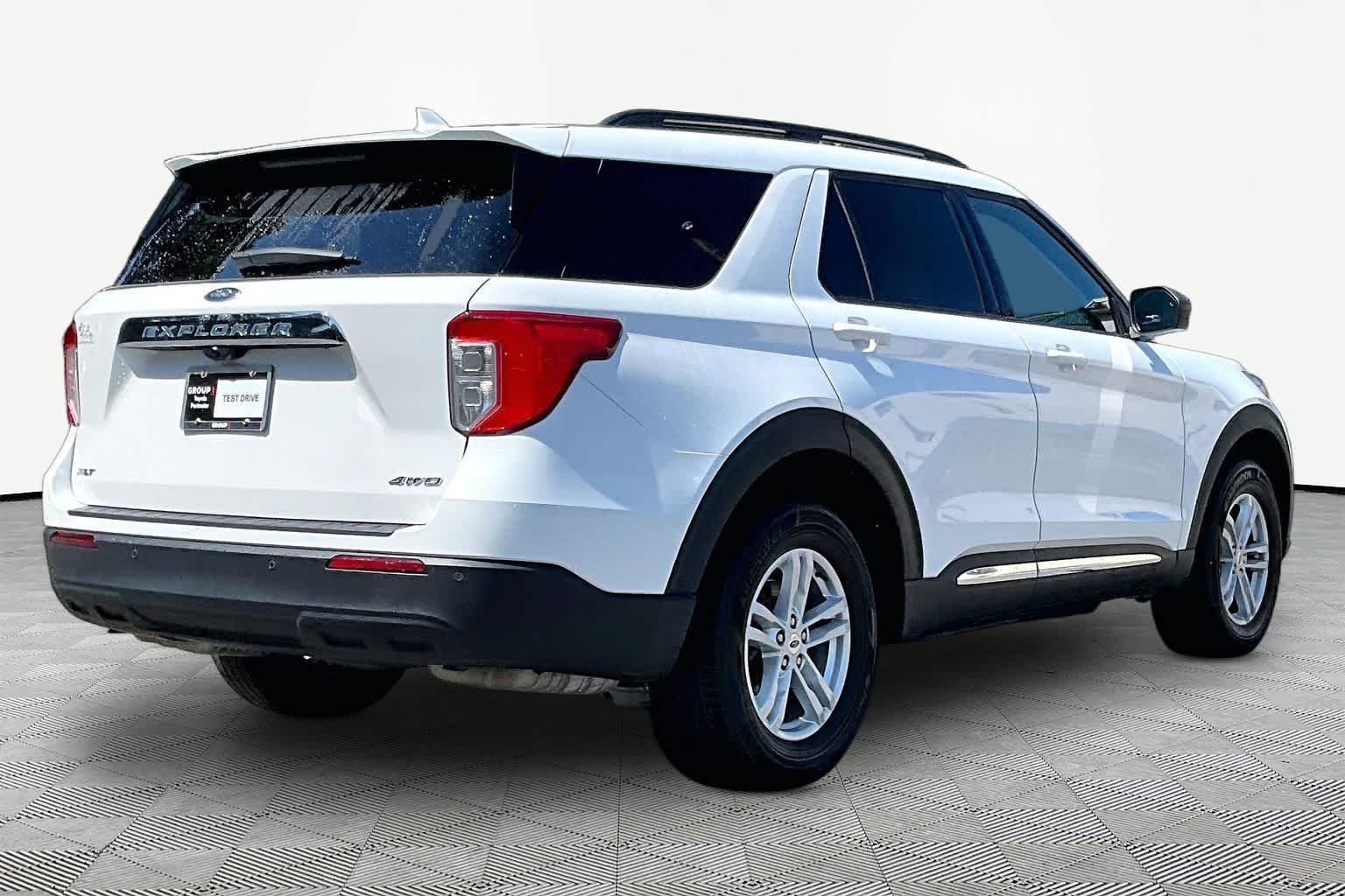 Used 2024 Star White Metallic Tri-Coat Ford XLT image 13