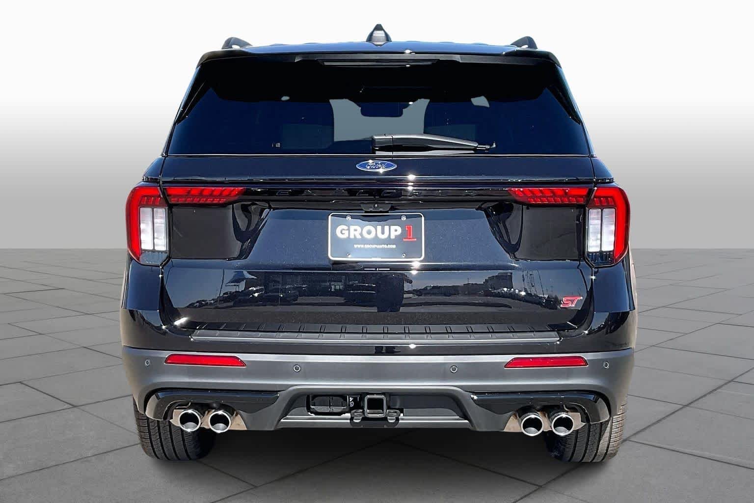 New 2026 Agate Black Metallic Ford ST image 4
