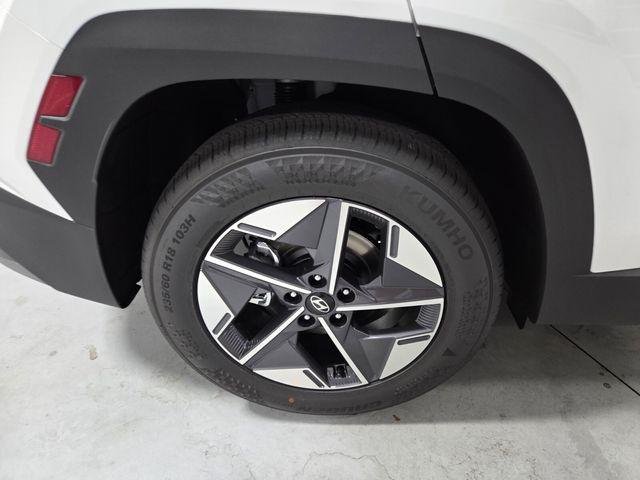 New 2026 White Hyundai SEL FWD image 13