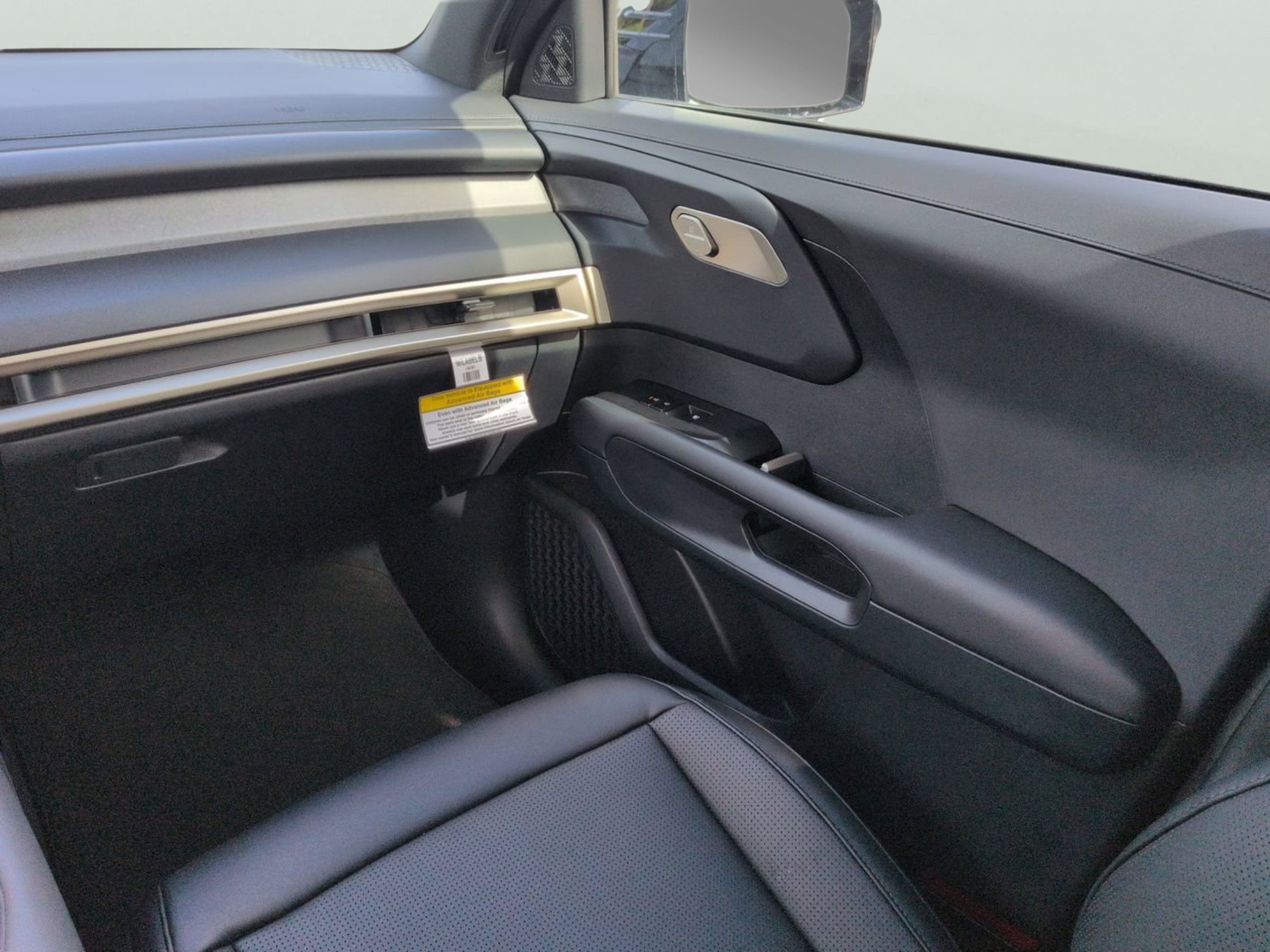 New 2027 Ebony Black Kia S image 16