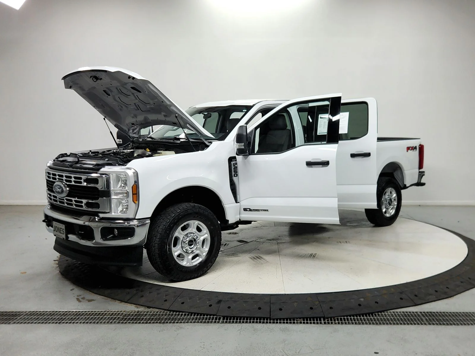 Used 2025 White Ford XLT image 12