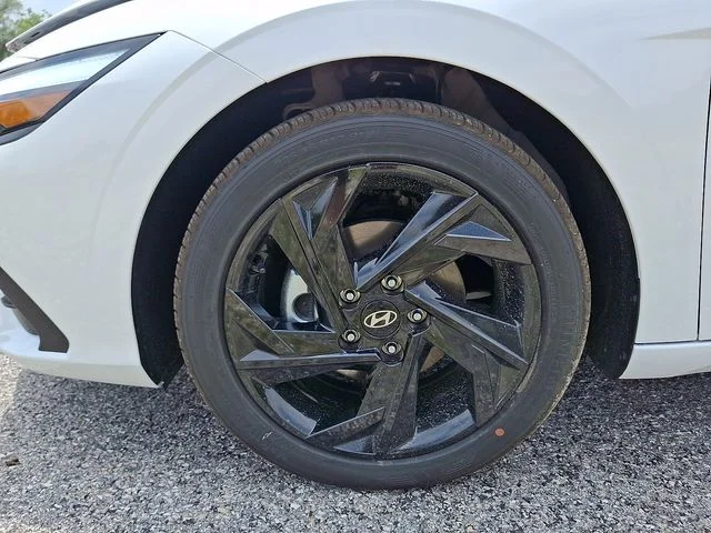 New 2026 White Hyundai SEL Sport image 18