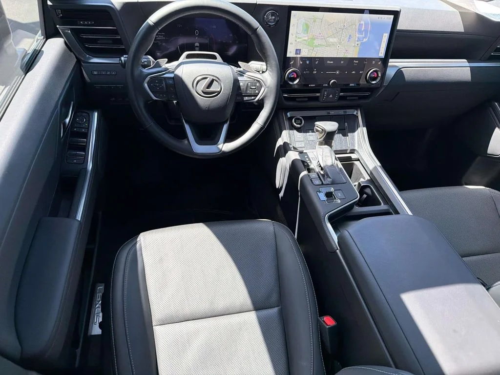 Used 2024 Incognito Lexus Premium+ image 11
