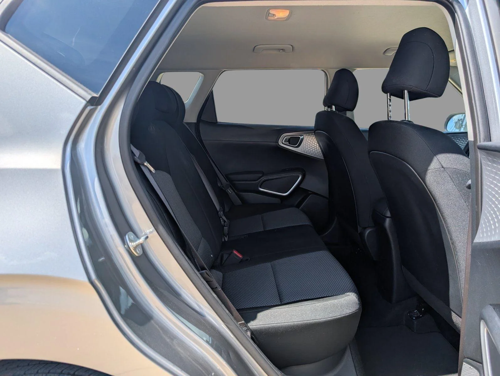Used 2025 Steel Gray Kia LX image 31