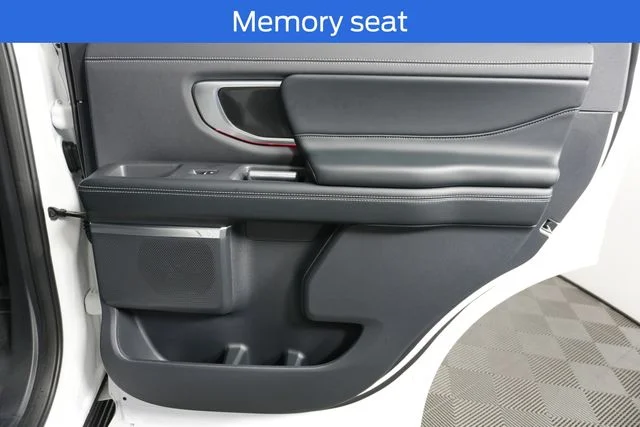 New 2026 Oxford White Ford Platinum® image 29