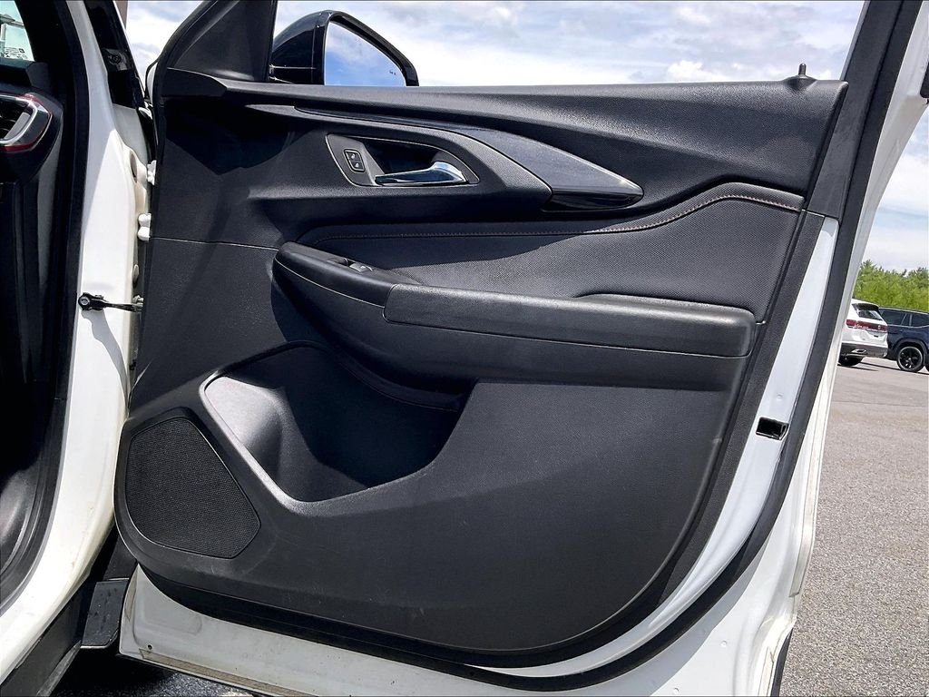 Used 2023 Summit White Chevrolet RS image 11