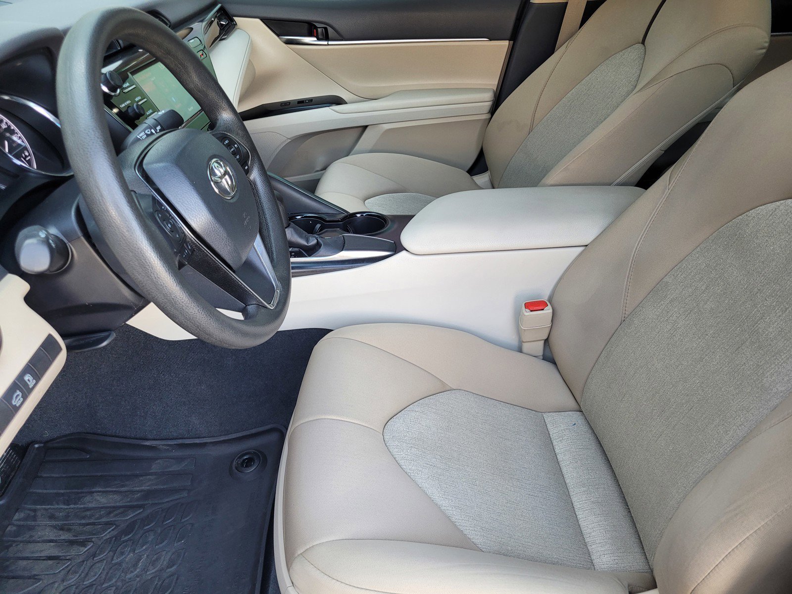 Used 2019 Red Toyota  image 22