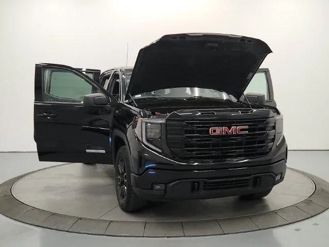 Used 2024 Onyx Black GMC Elevation image 11