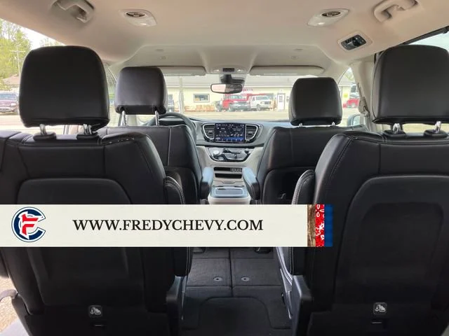 Used 2023 White Chrysler Touring L image 34