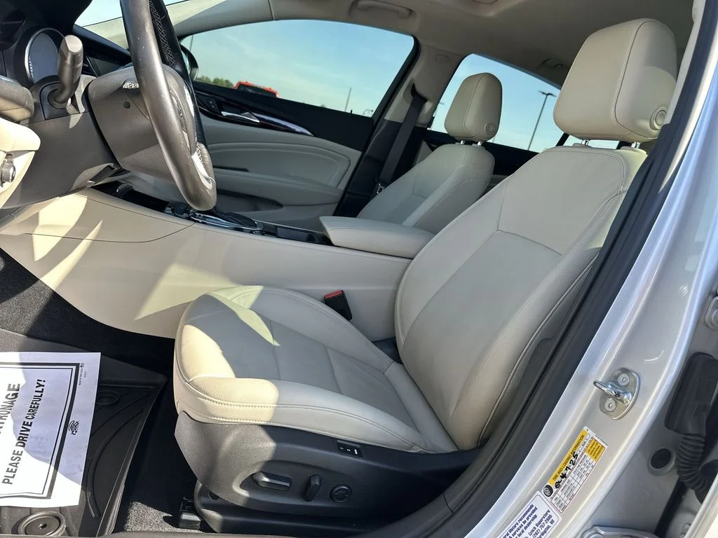 Used 2018 Silver Buick Essence image 17