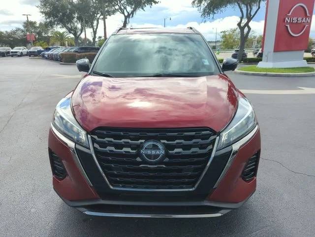 Used 2023 Red Nissan SR image 15