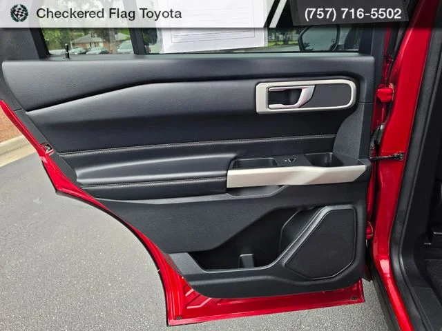 Used 2021 Rapid Red Metallic Tinted Clearcoat Ford XLT image 40