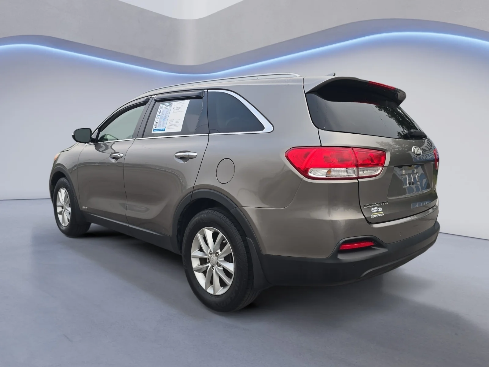 Used 2018 Titanium Silver Kia LX image 3