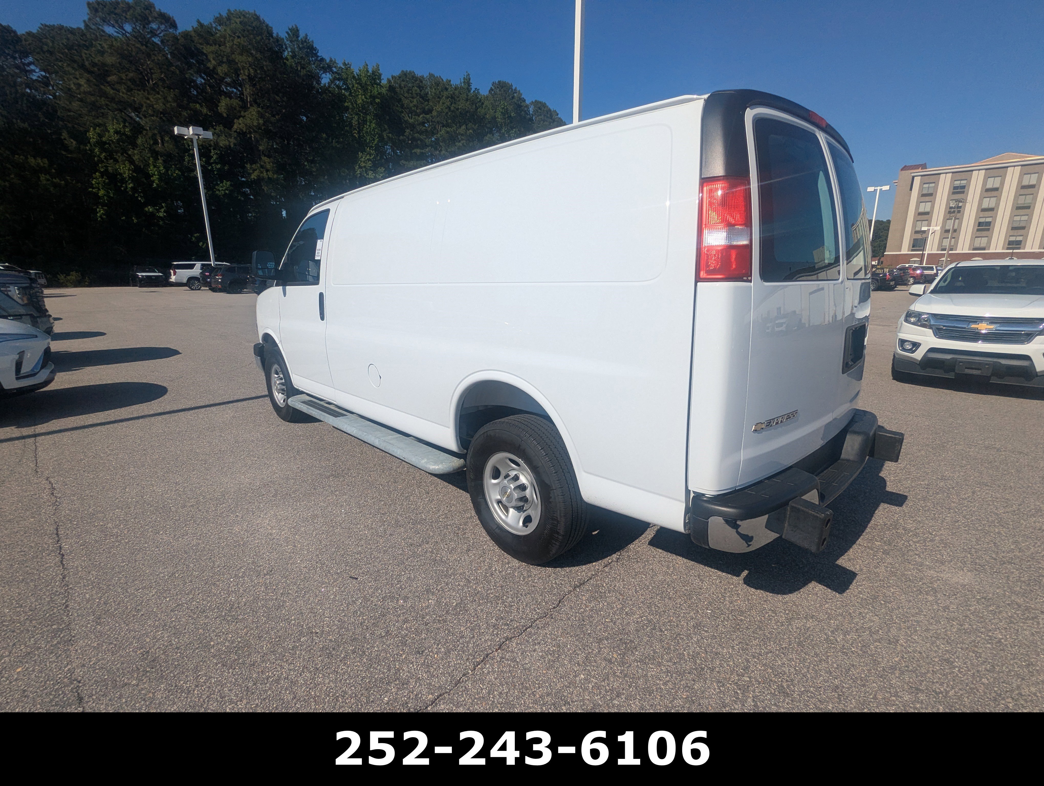 Used 2025 Summit White Chevrolet Work Van image 7