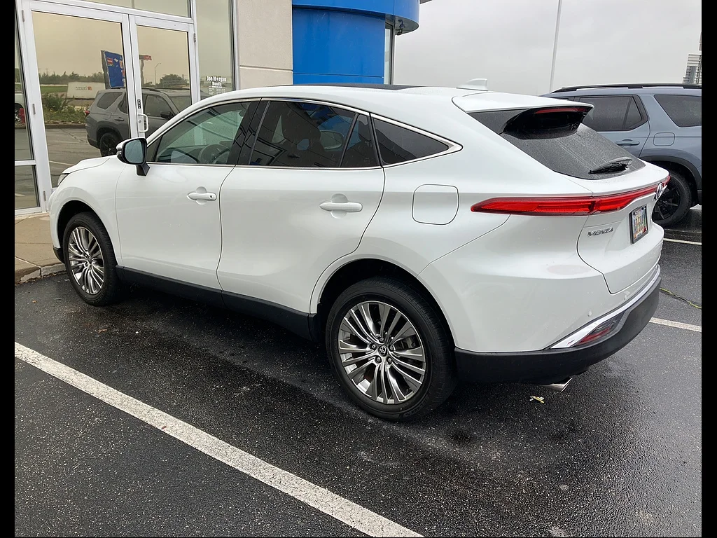 Used 2023 Platinum White Pearl Toyota Limited image 5