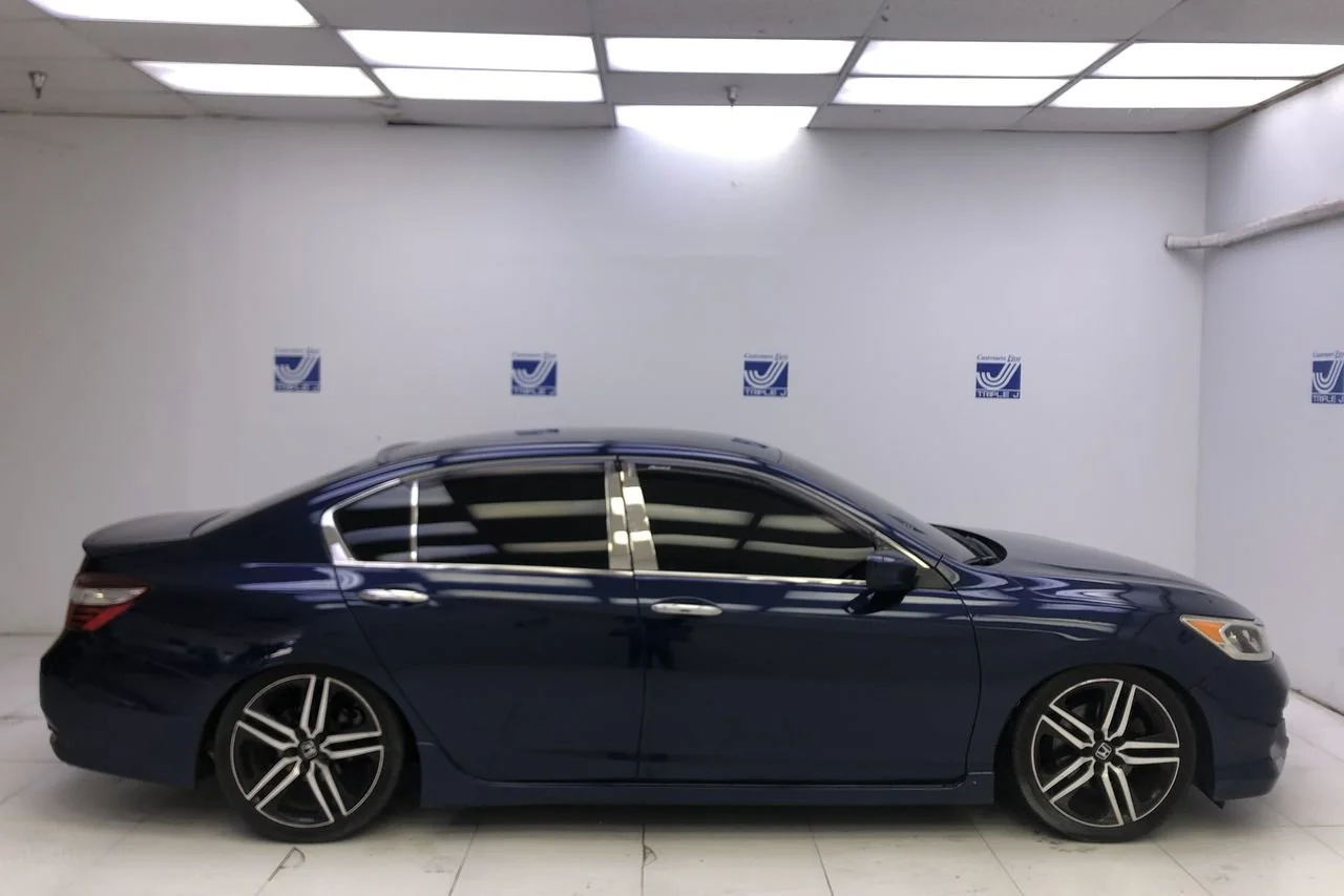 Used 2017 Obsidian Blue Pearl Honda Sport image 8