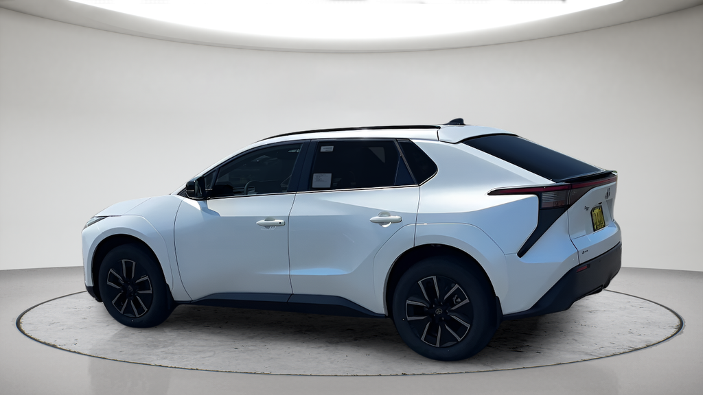 New 2026 Wind Chill Pearl Toyota XLE image 10