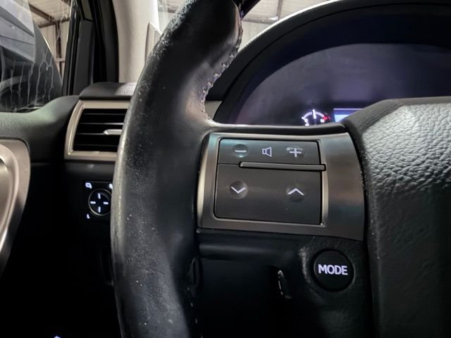 Used 2018 Gray Lexus 460 image 27