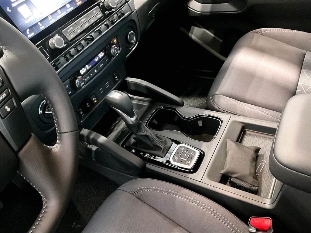 2026 Nissan Frontier — photo 8