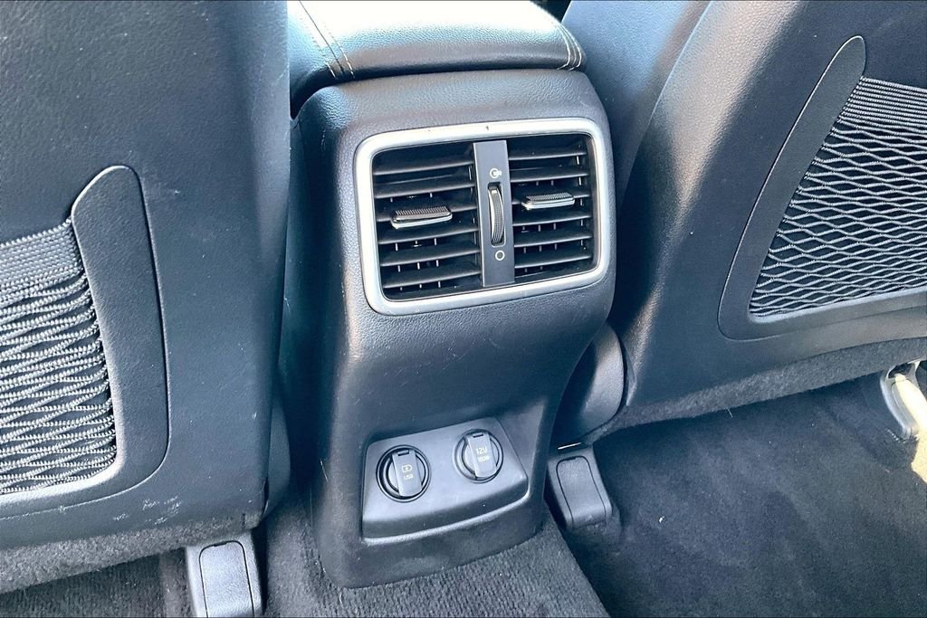 Used 2018 White Kia EX image 9