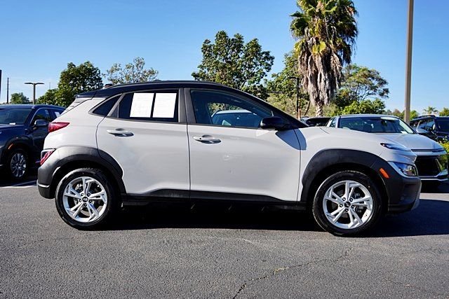 Used 2023 Silver Hyundai SEL image 6