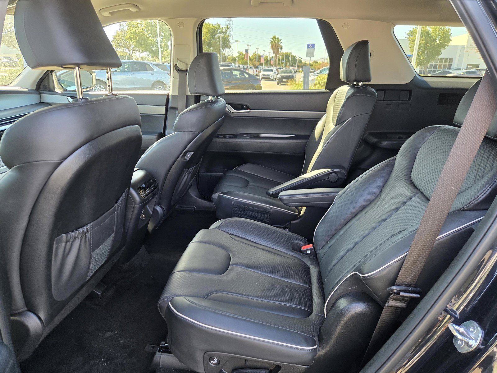 Used 2025 Moonlight Cloud Hyundai SEL image 10
